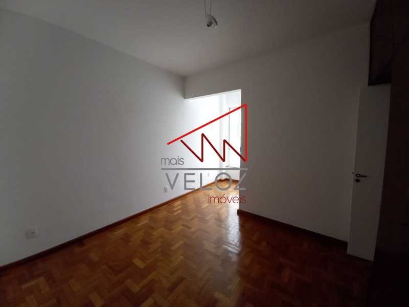 Apartamento à venda com 3 quartos, 112m² - Foto 12