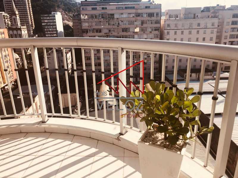 Apartamento à venda com 1 quarto, 41m² - Foto 2