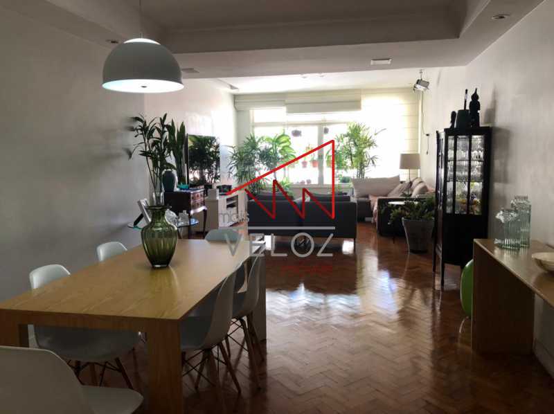 Apartamento à venda com 3 quartos, 150m² - Foto 3