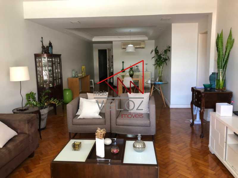 Apartamento à venda com 3 quartos, 150m² - Foto 4