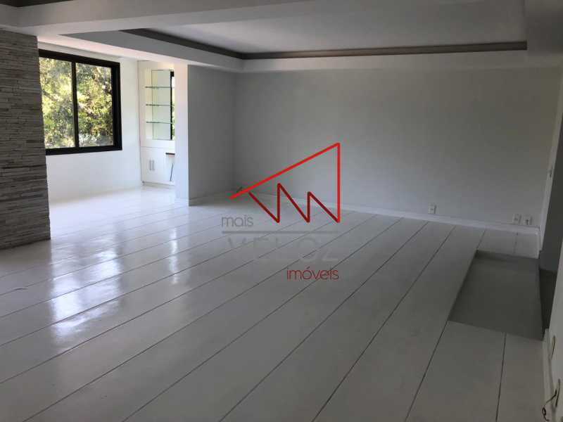 Apartamento à venda com 3 quartos, 165m² - Foto 2