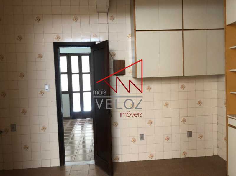 Apartamento à venda com 2 quartos, 70m² - Foto 16