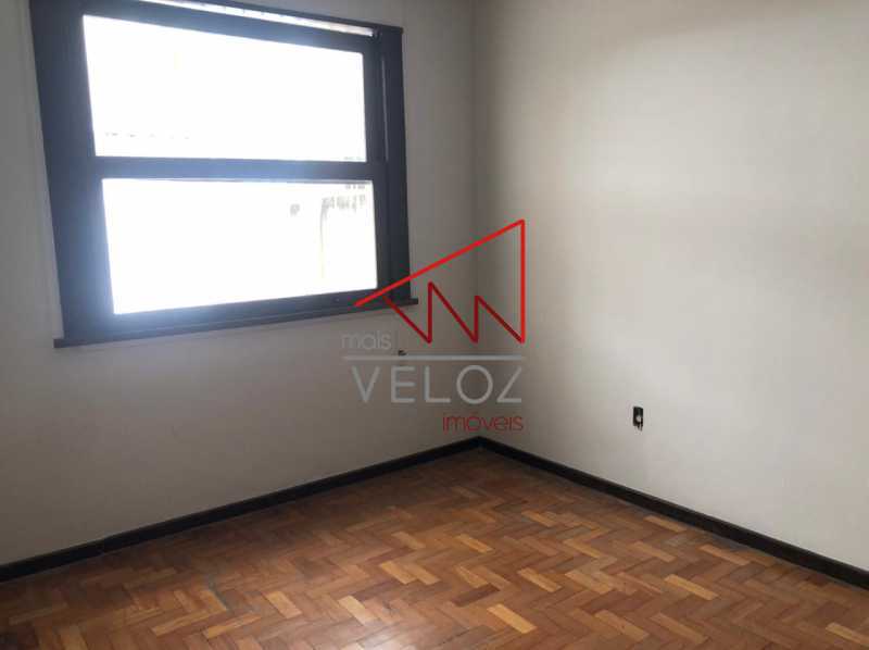 Apartamento à venda com 2 quartos, 70m² - Foto 4