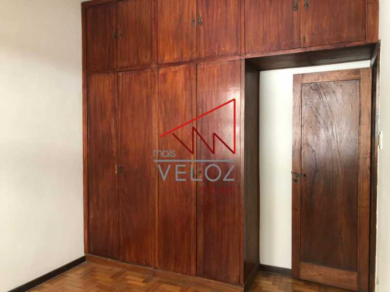 Apartamento à venda com 2 quartos, 70m² - Foto 6