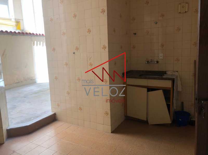 Apartamento à venda com 2 quartos, 70m² - Foto 13