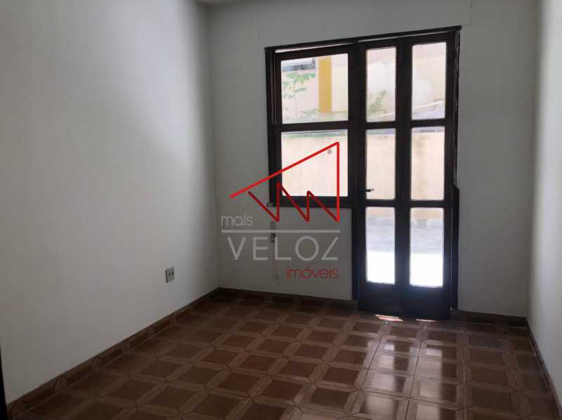 Apartamento à venda com 2 quartos, 70m² - Foto 3