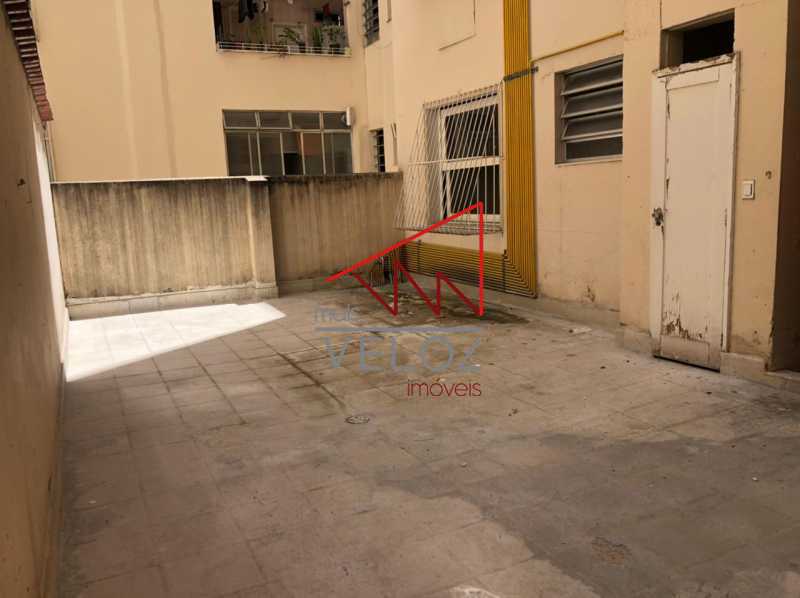 Apartamento à venda com 2 quartos, 70m² - Foto 17