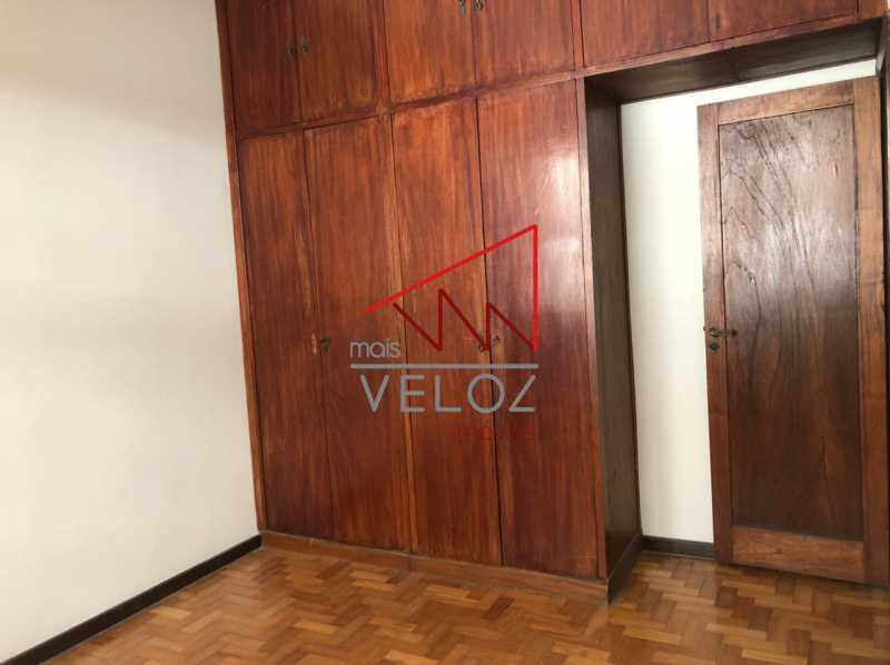 Apartamento à venda com 2 quartos, 70m² - Foto 7