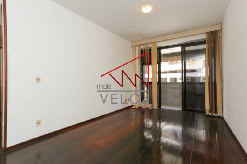 Apartamento à venda com 2 quartos, 96m² - Foto 1