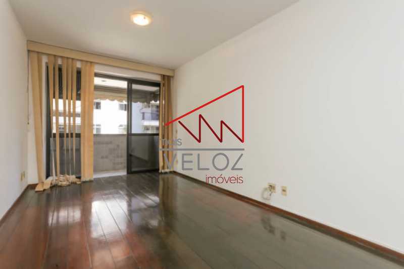 Apartamento à venda com 2 quartos, 96m² - Foto 2