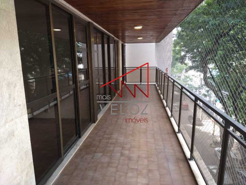 Apartamento à venda com 3 quartos, 180m² - Foto 9