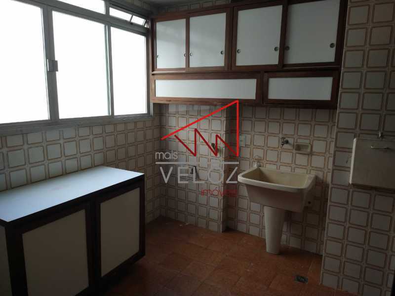 Apartamento à venda com 3 quartos, 180m² - Foto 15