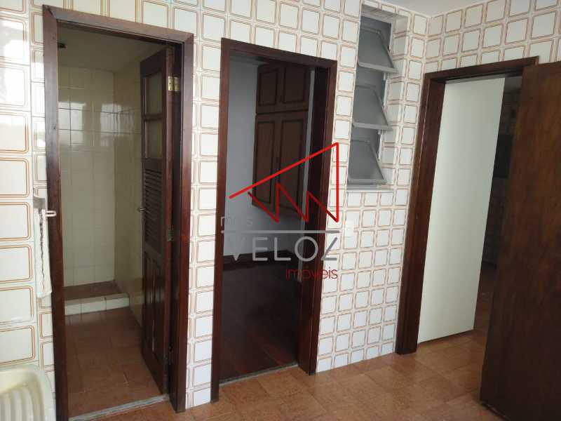 Apartamento à venda com 3 quartos, 180m² - Foto 17