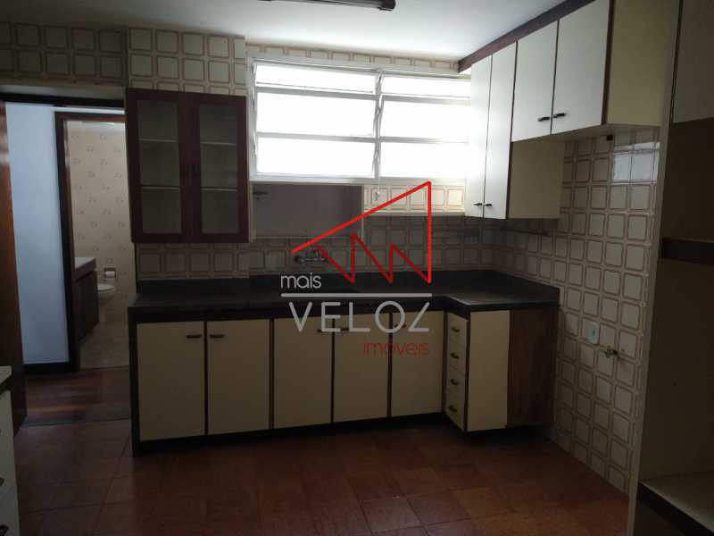 Apartamento à venda com 3 quartos, 180m² - Foto 18