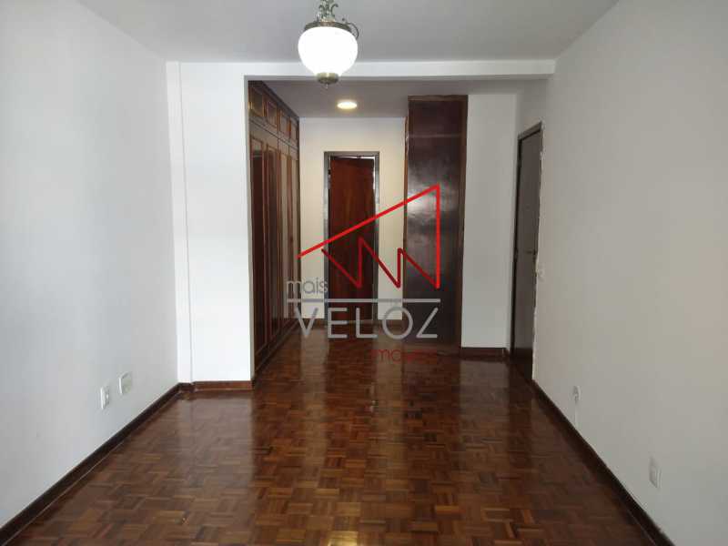 Apartamento à venda com 3 quartos, 180m² - Foto 25