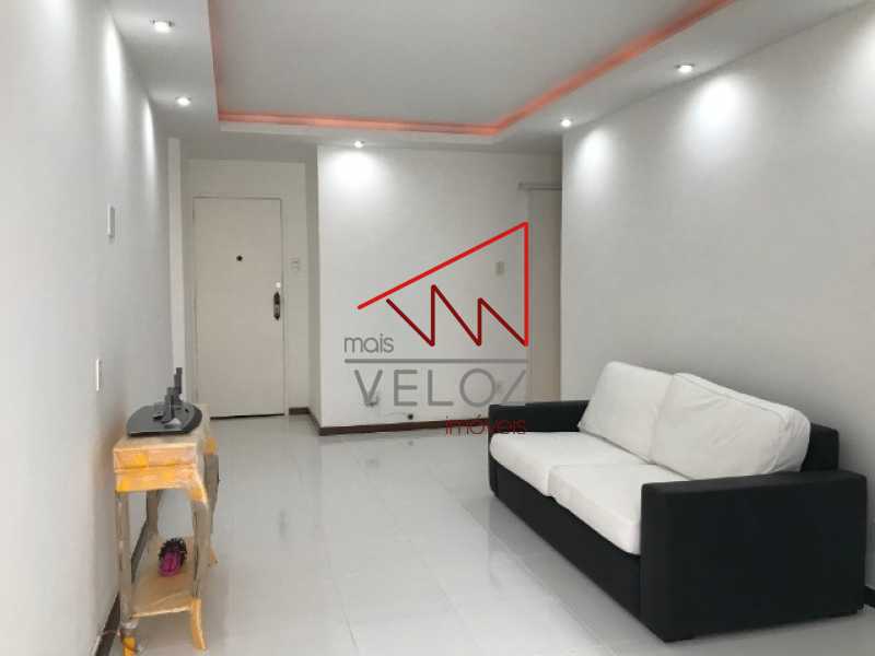 Apartamento à venda com 2 quartos, 77m² - Foto 2