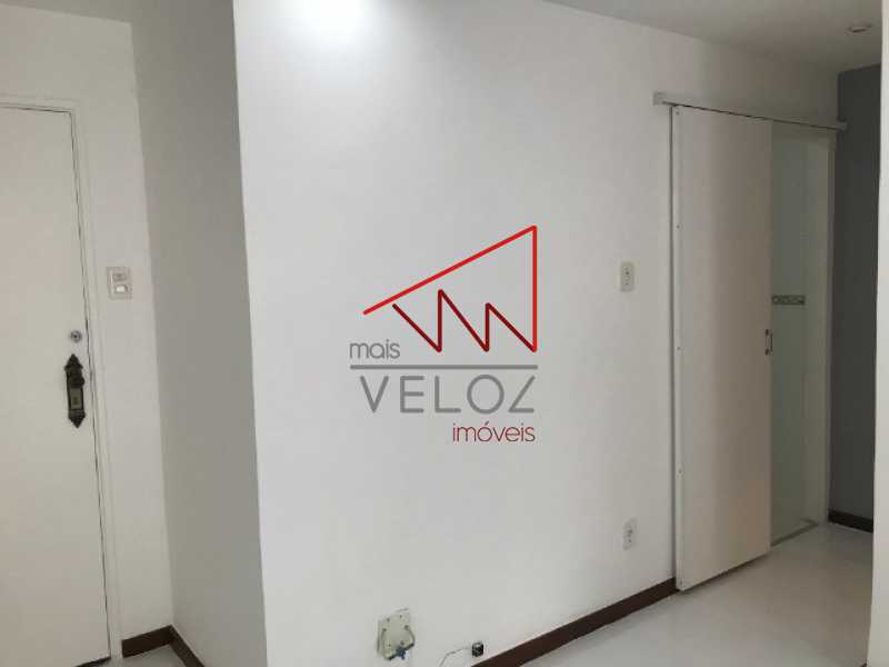 Apartamento à venda com 2 quartos, 77m² - Foto 4