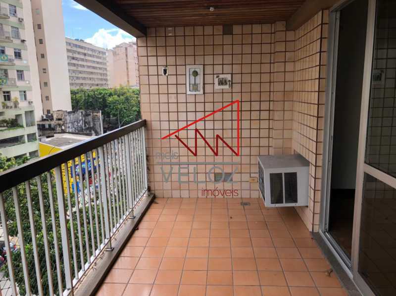 Apartamento à venda com 2 quartos, 92m² - Foto 3