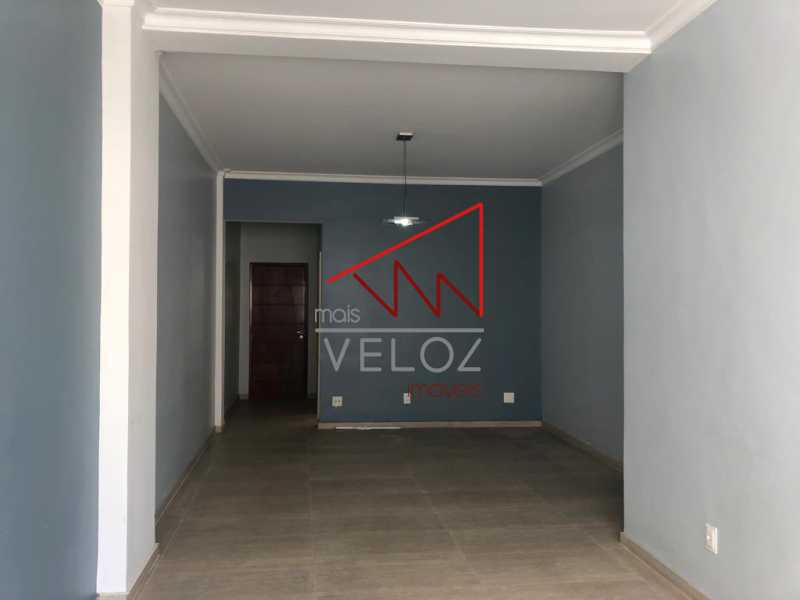 Apartamento à venda com 3 quartos, 136m² - Foto 2