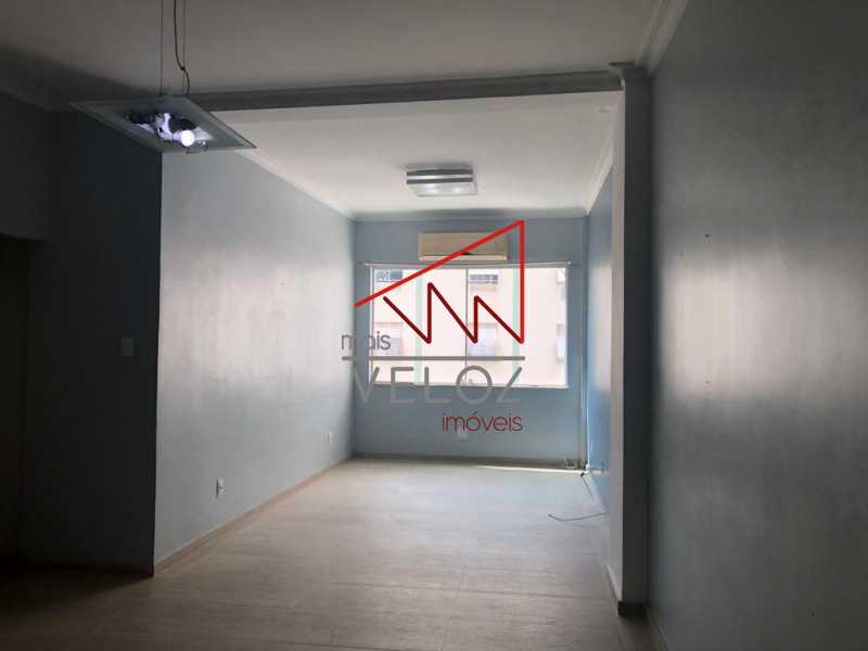 Apartamento à venda com 3 quartos, 136m² - Foto 1