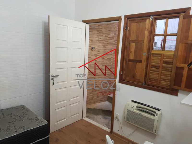 Casa à venda com 8 quartos, 100m² - Foto 13