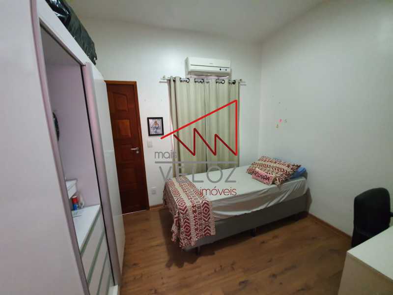 Casa à venda com 8 quartos, 100m² - Foto 8