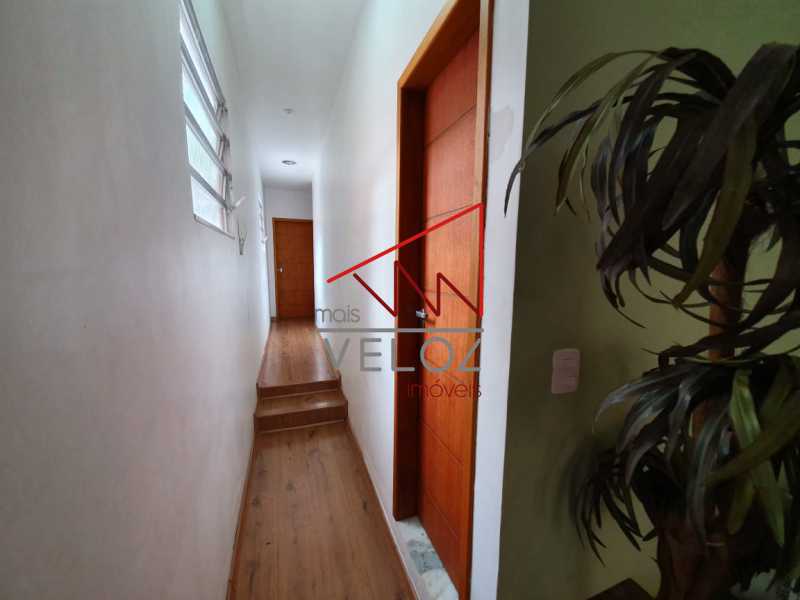 Casa à venda com 8 quartos, 100m² - Foto 27