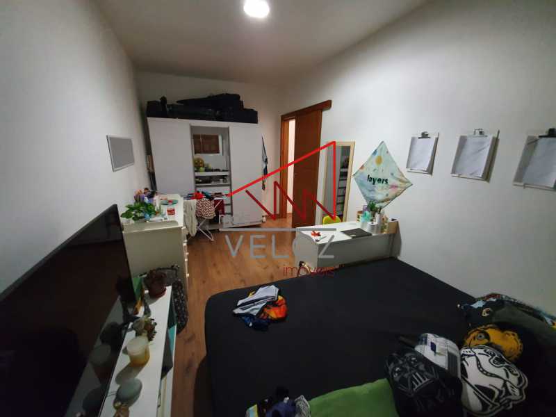 Casa à venda com 8 quartos, 100m² - Foto 11