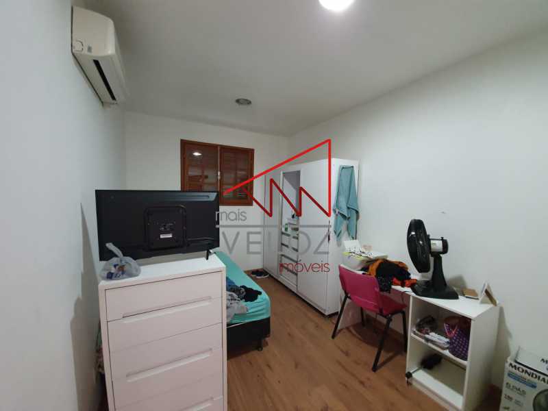 Casa à venda com 8 quartos, 100m² - Foto 9