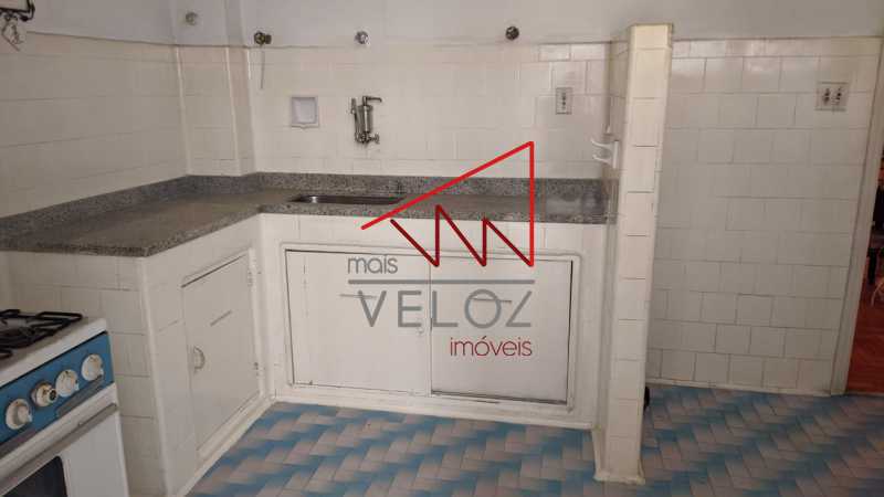 Apartamento à venda com 3 quartos, 109m² - Foto 2