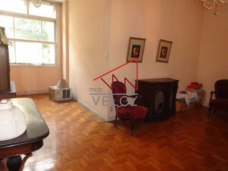 Apartamento à venda com 3 quartos, 109m² - Foto 3