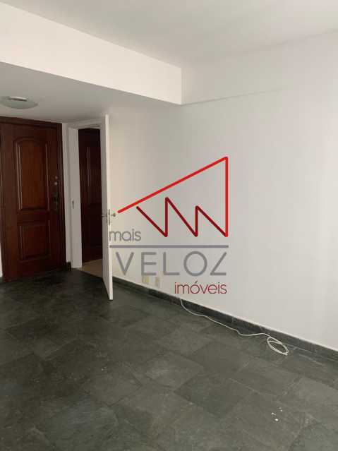 Apartamento à venda com 2 quartos, 71m² - Foto 3