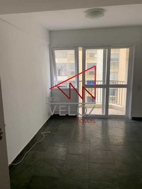 Apartamento à venda com 2 quartos, 71m² - Foto 2