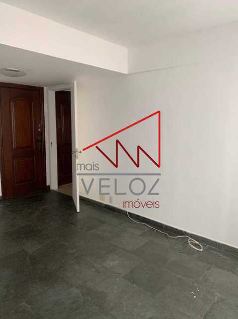 Apartamento à venda com 2 quartos, 71m² - Foto 4