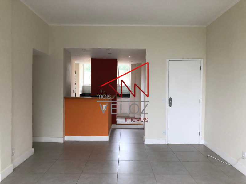 Apartamento à venda com 2 quartos, 77m² - Foto 4