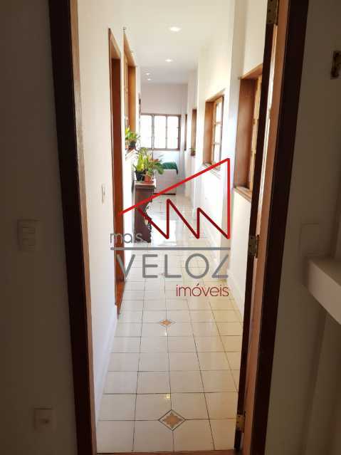 Casa à venda com 4 quartos, 129m² - Foto 17