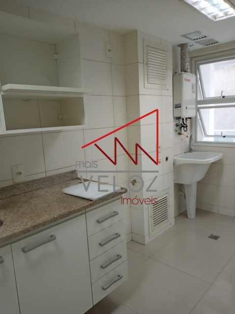 Apartamento à venda com 2 quartos, 70m² - Foto 17