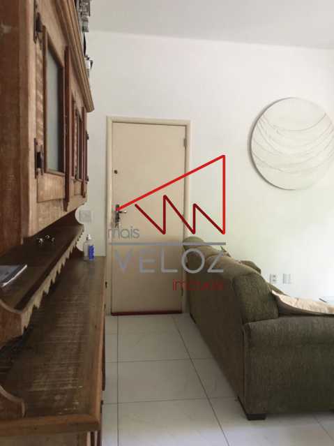 Apartamento à venda com 1 quarto, 70m² - Foto 6