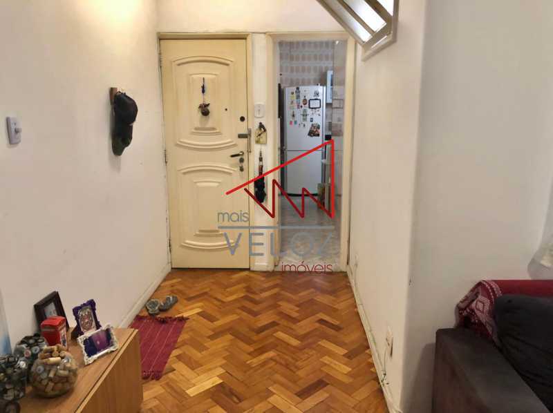 Apartamento à venda com 2 quartos, 75m² - Foto 4