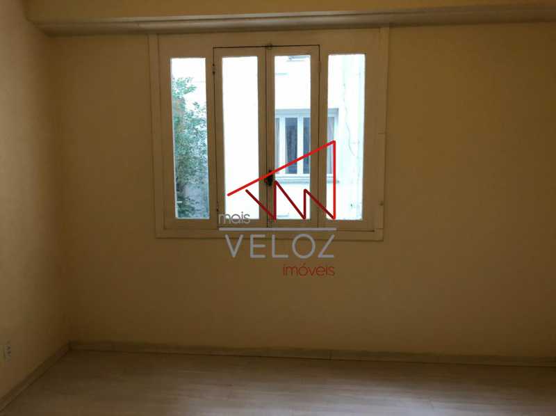 Apartamento à venda com 2 quartos, 70m² - Foto 5