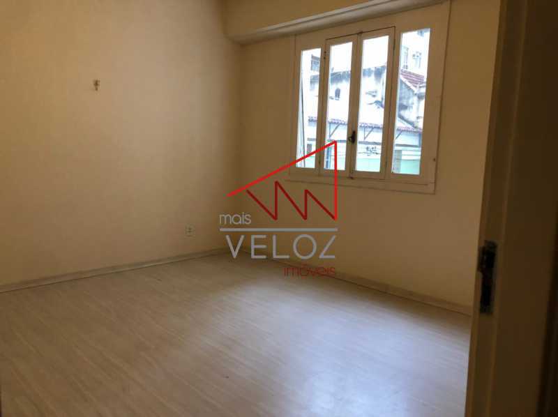 Apartamento à venda com 2 quartos, 70m² - Foto 9