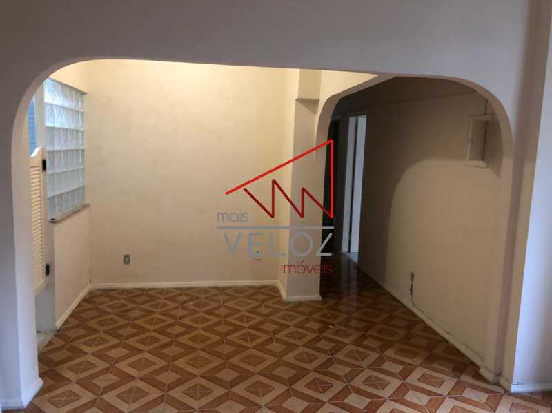 Apartamento à venda com 2 quartos, 70m² - Foto 2