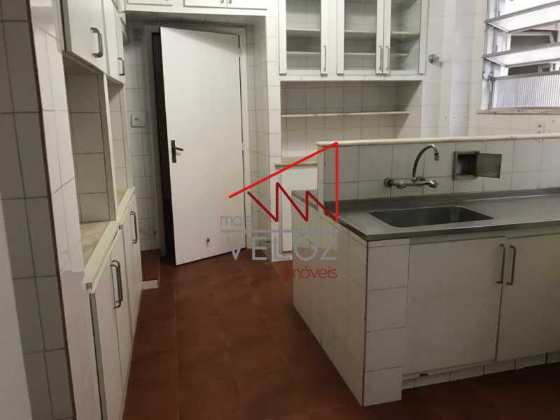 Apartamento à venda com 3 quartos, 215m² - Foto 9