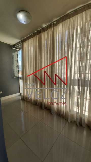 Apartamento à venda com 2 quartos, 75m² - Foto 4