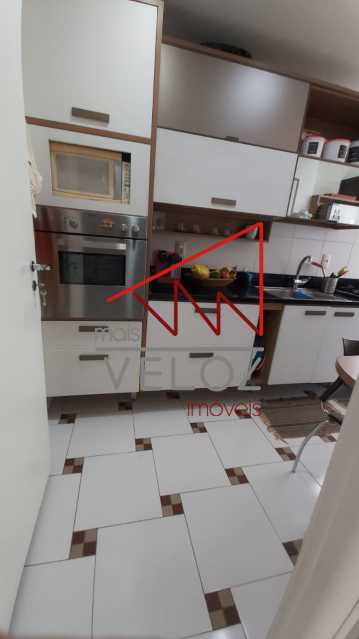 Apartamento à venda com 2 quartos, 75m² - Foto 16