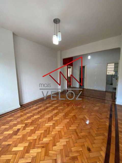 Apartamento à venda com 2 quartos, 70m² - Foto 5