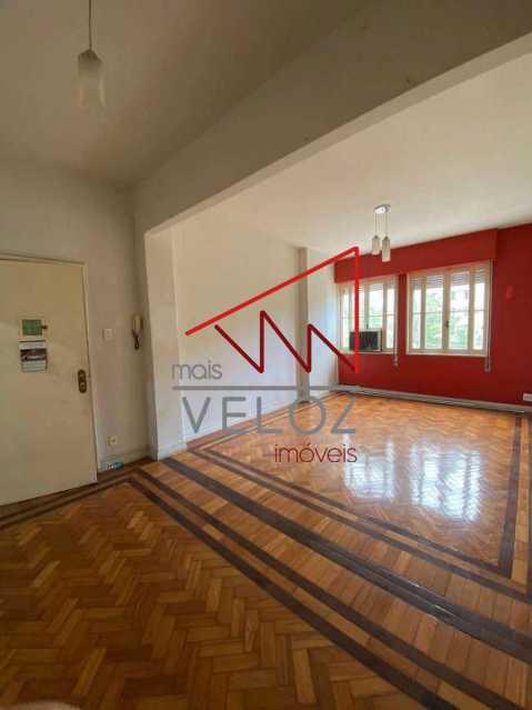 Apartamento à venda com 2 quartos, 70m² - Foto 7