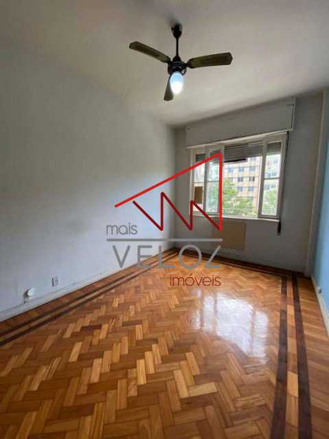 Apartamento à venda com 2 quartos, 70m² - Foto 13