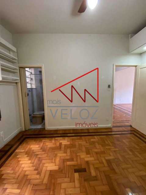 Apartamento à venda com 2 quartos, 70m² - Foto 19