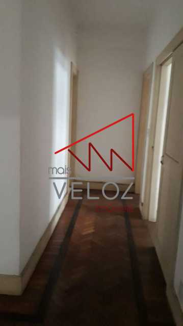 Apartamento à venda com 2 quartos, 85m² - Foto 2